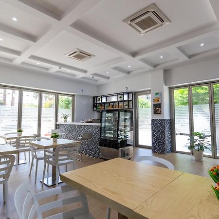 Hotel Zinou Zm Algeri Esterno foto