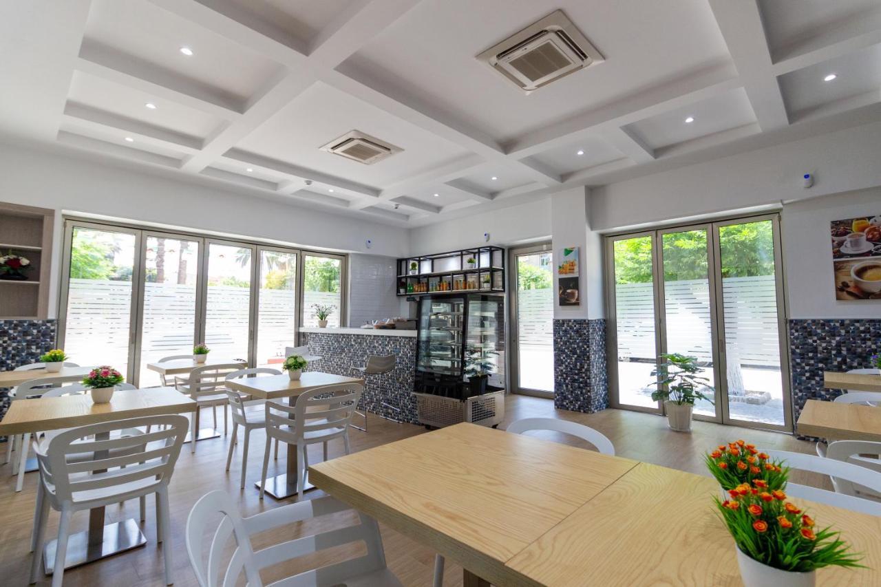 Hotel Zinou Zm Algeri Esterno foto
