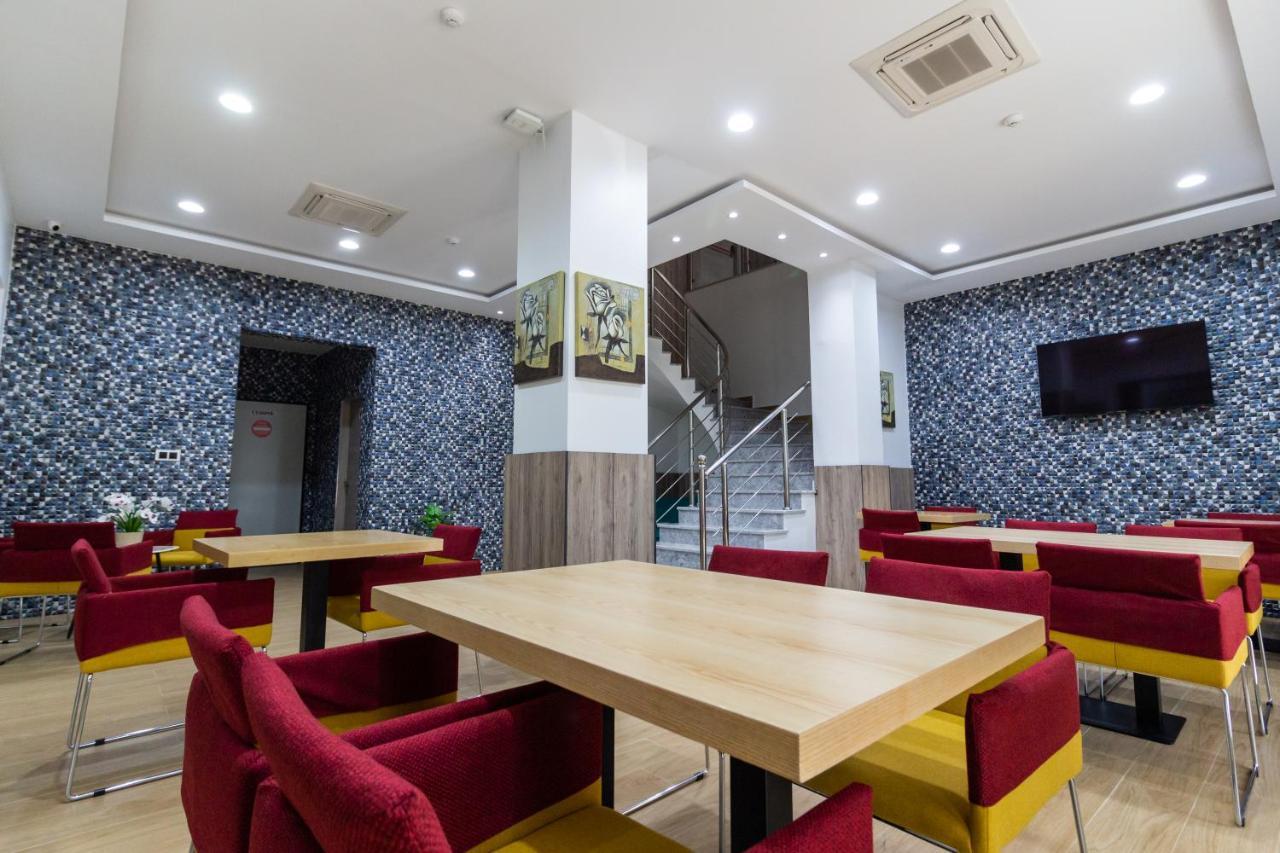 Hotel Zinou Zm Algeri Esterno foto